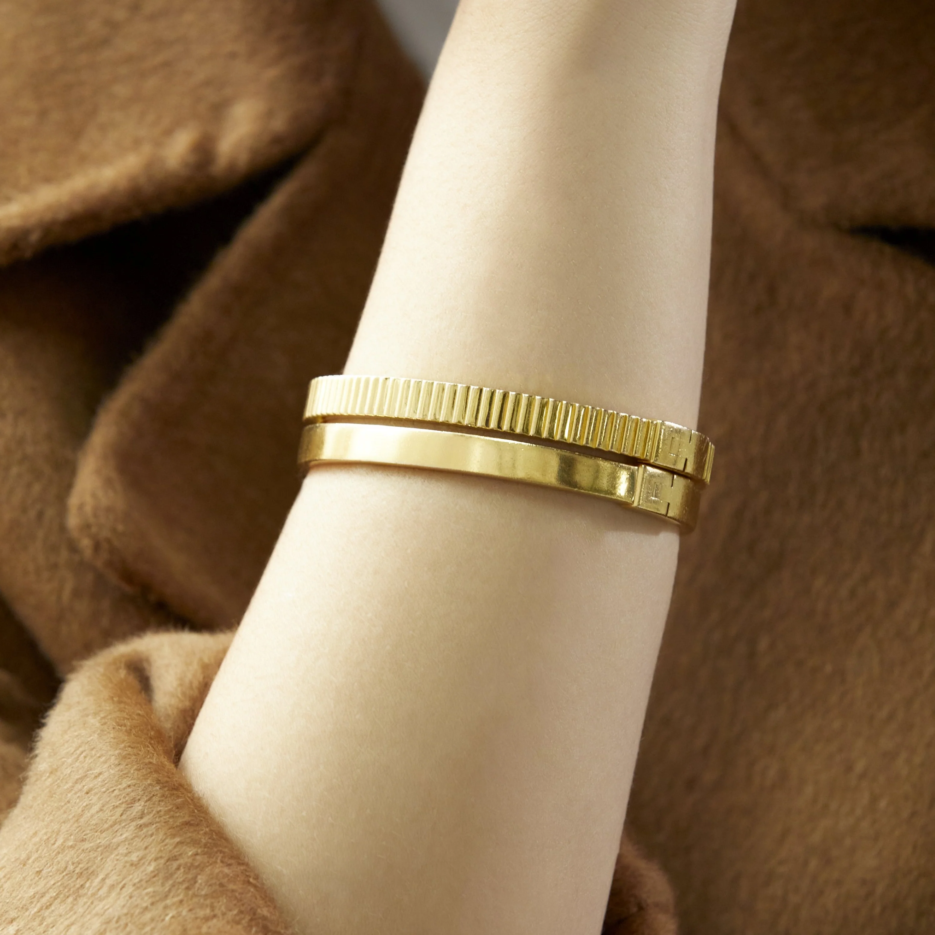 Classic Gold Hinged Bracelet - Image 16