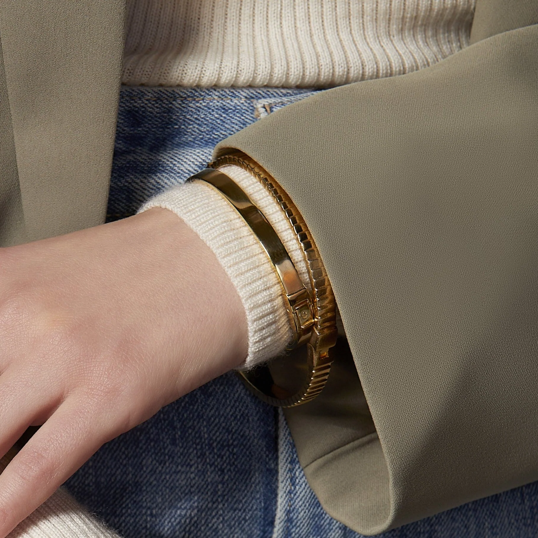 Classic Gold Hinged Bracelet - Image 17