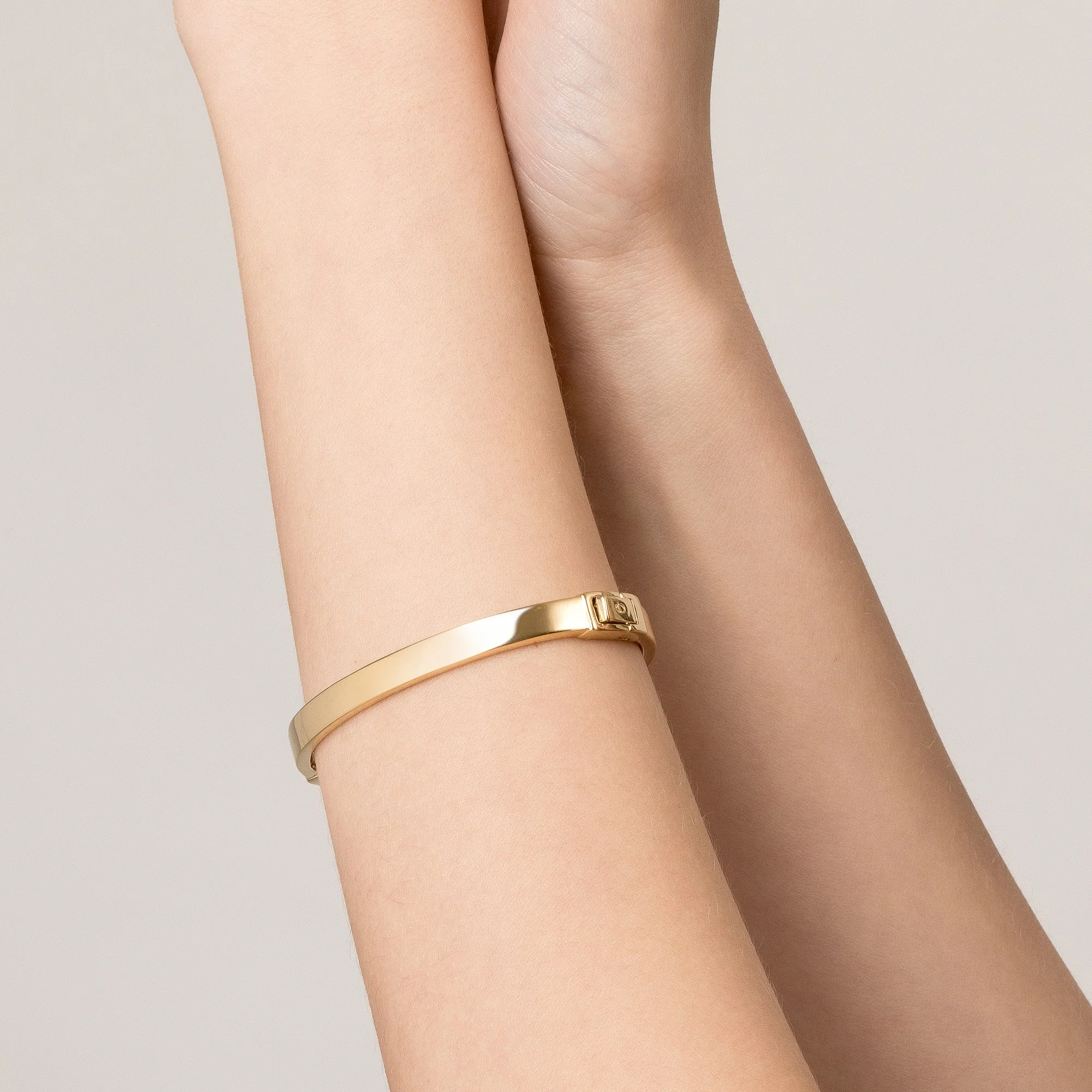 Classic Gold Hinged Bracelet - Image 20