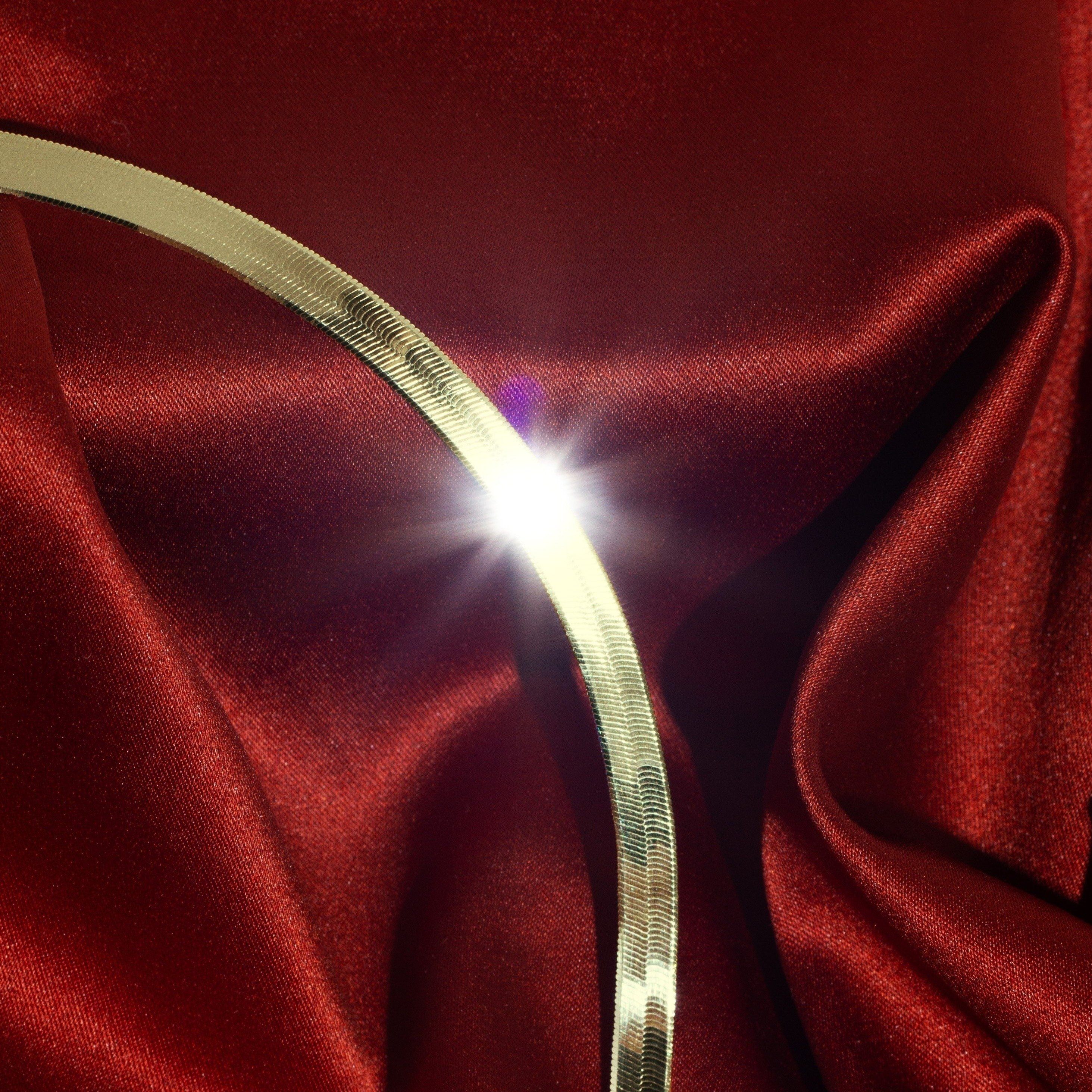 Solid Gold Herringbone Chain Necklace - Image 42