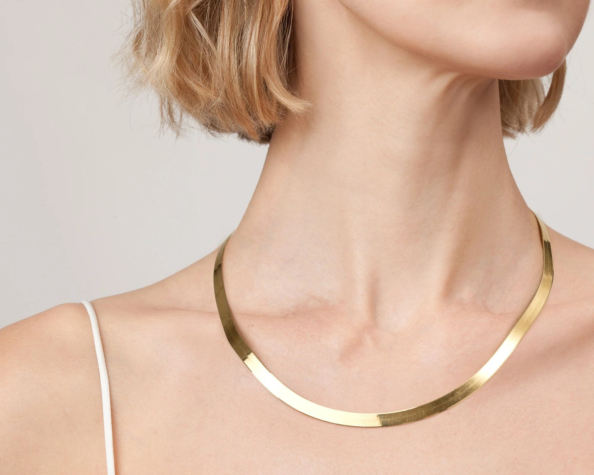 Solid Gold Herringbone Chain Necklace - Image 50