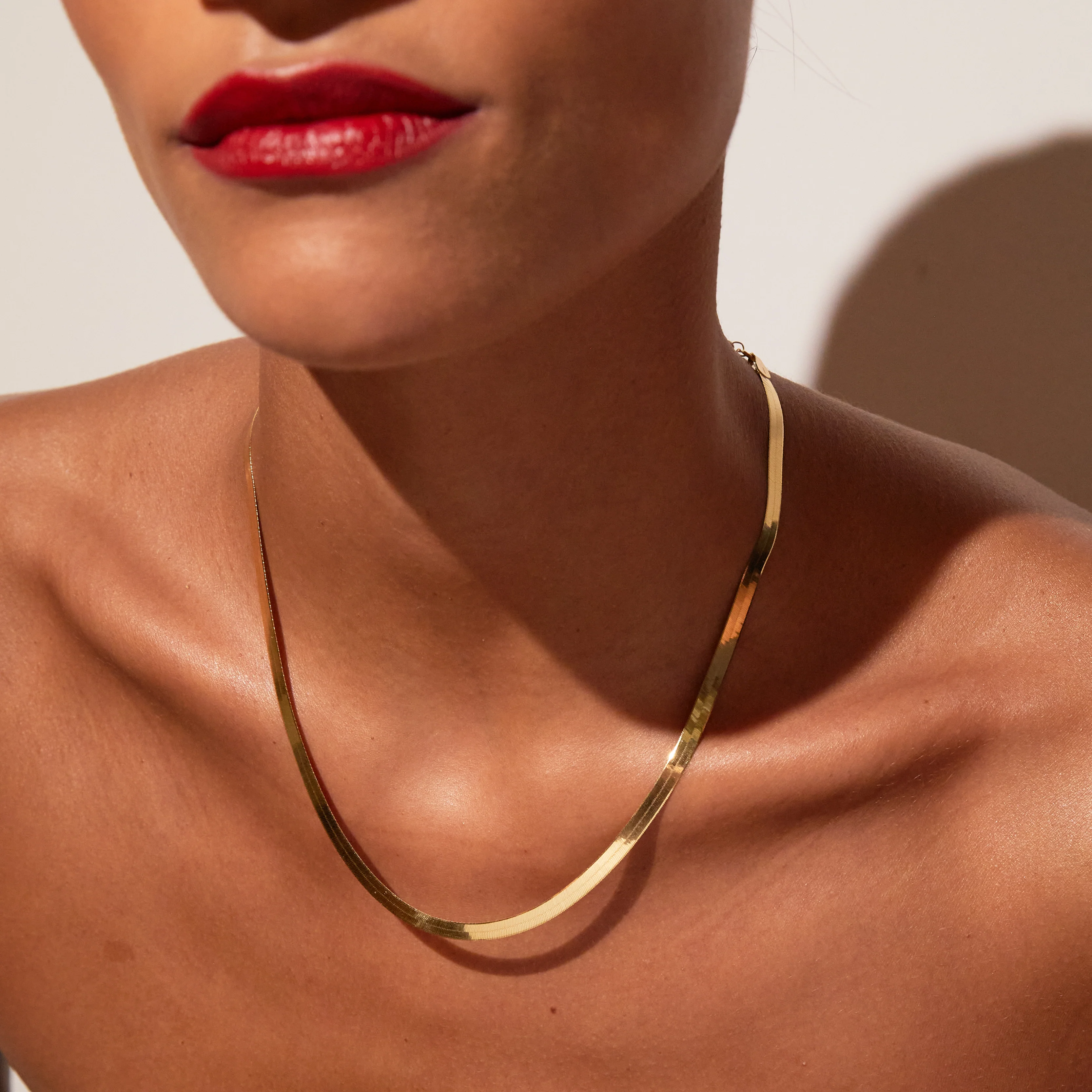 Solid Gold Herringbone Chain Necklace - Image 21