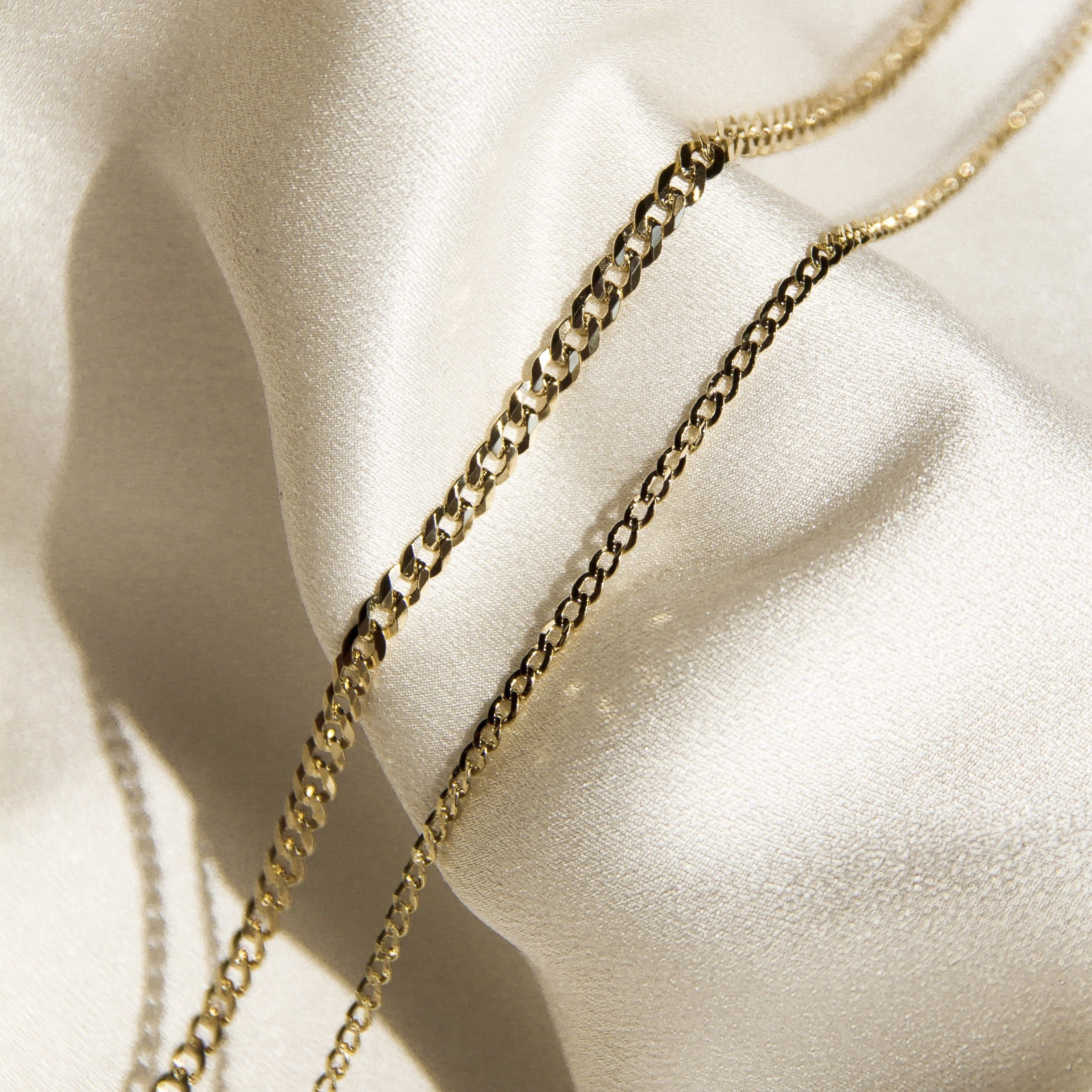 Medium Gold Curb Chain Necklace - Image 4